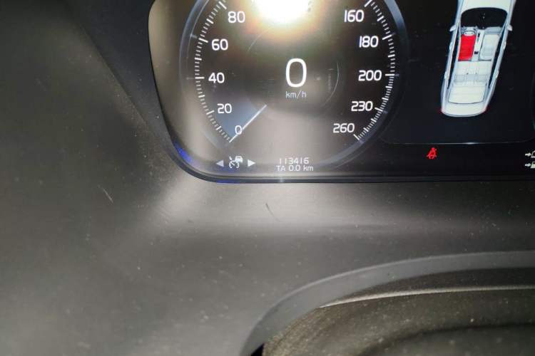 Used Volvo S90 New Energy 2020 T8 e-Drive Hybrid – Zhiyi Luxury Edition Odometer Close Up