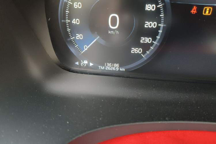 Used Volvo S90 New Energy 2020 T8 e-Drive Hybrid – Zhiyi Luxury Edition Odometer Close Up