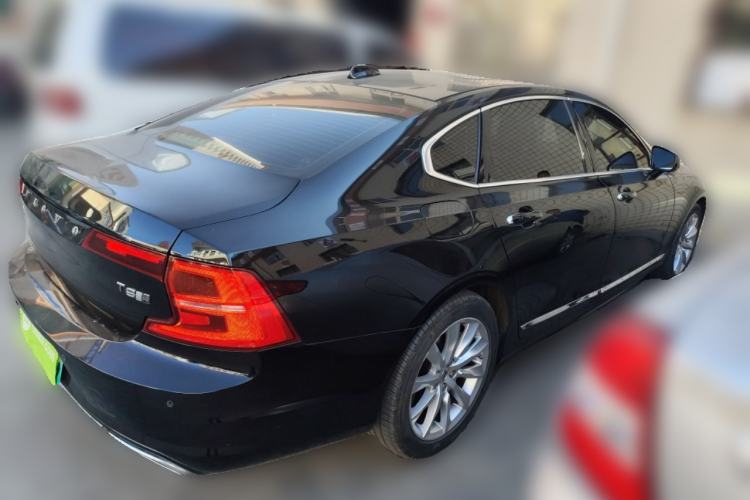 Used Volvo S90 New Energy 2020 T8 e-Drive Hybrid – Zhiyi Luxury Edition Rear Right 45 Deg