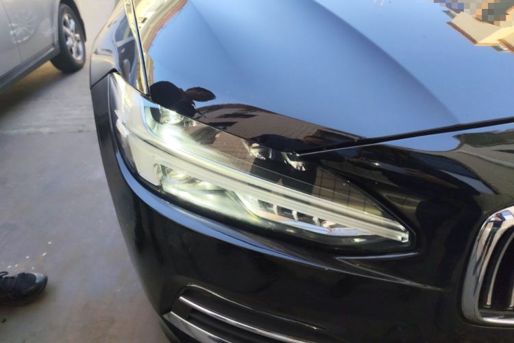 Used Volvo S90 New Energy 2020 T8 e-Drive Hybrid – Zhiyi Luxury Edition Right Front Headlight