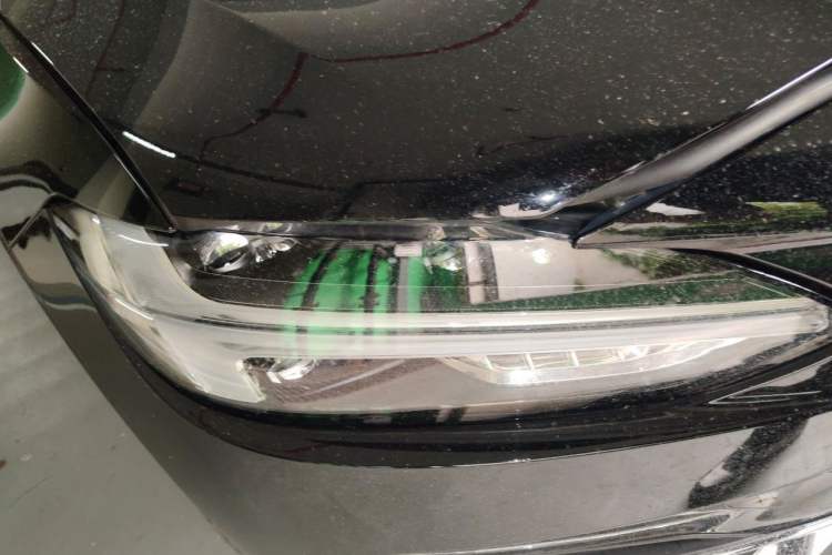 Used Volvo S90 New Energy 2020 T8 e-Drive Hybrid – Zhiyi Luxury Edition Right Front Headlight