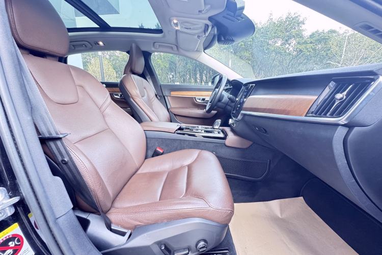 Used Volvo S90 New Energy 2020 T8 e-Drive Hybrid – Zhiyi Luxury Edition Right Front Seat