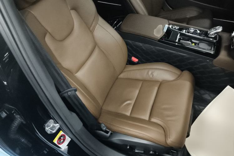 Used Volvo S90 New Energy 2020 T8 eDrive Hybrid Luxury Edition Right Front Seat