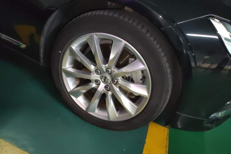 Used Volvo S90 New Energy 2020 T8 e-Drive Hybrid – Zhiyi Luxury Edition Right Front Wheel Hub