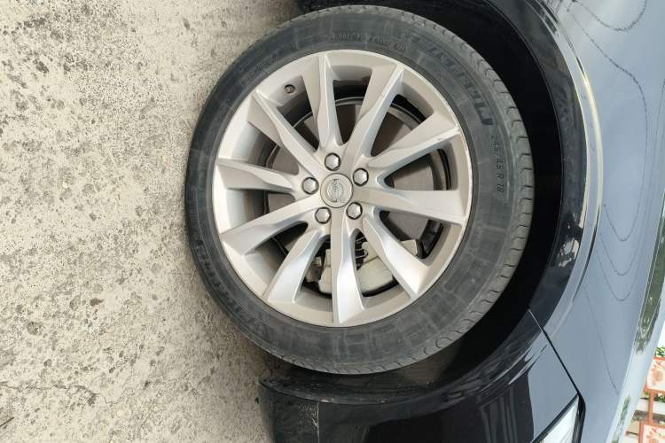 Used Volvo S90 New Energy 2020 T8 e-Drive Hybrid – Zhiyi Luxury Edition Right Front Wheel Hub