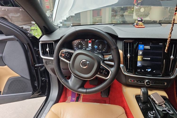 Used Volvo S90 New Energy 2020 T8 e-Drive Hybrid – Zhiyi Luxury Edition Steering Wheel