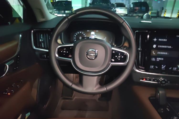 Used Volvo S90 New Energy 2020 T8 e-Drive Hybrid – Zhiyi Luxury Edition Steering Wheel