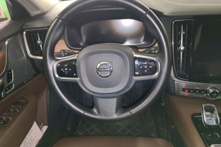 Used Volvo S90 New Energy 2020 T8 e-Drive Hybrid – Zhiyi Luxury Edition Steering Wheel