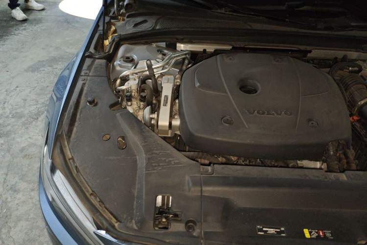 Used Volvo S90 New Energy 2020 T8 eDrive Hybrid Luxury Edition Engine Bay Right