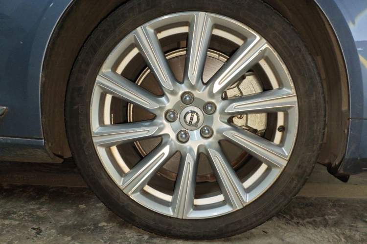 Used Volvo S90 New Energy 2020 T8 eDrive Hybrid Luxury Edition Right Front Wheel Hub