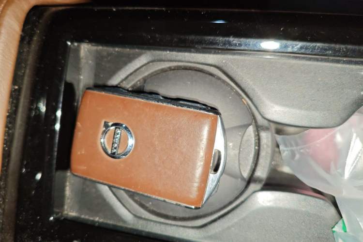 Used Volvo S90 New Energy 2020 T8 eDrive Hybrid Luxury Edition Vehicle Key
