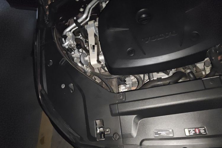 Used Volvo S90 New Energy 2020 T8 e-Drive Hybrid – Zhiyi Luxury Edition Engine Bay Right