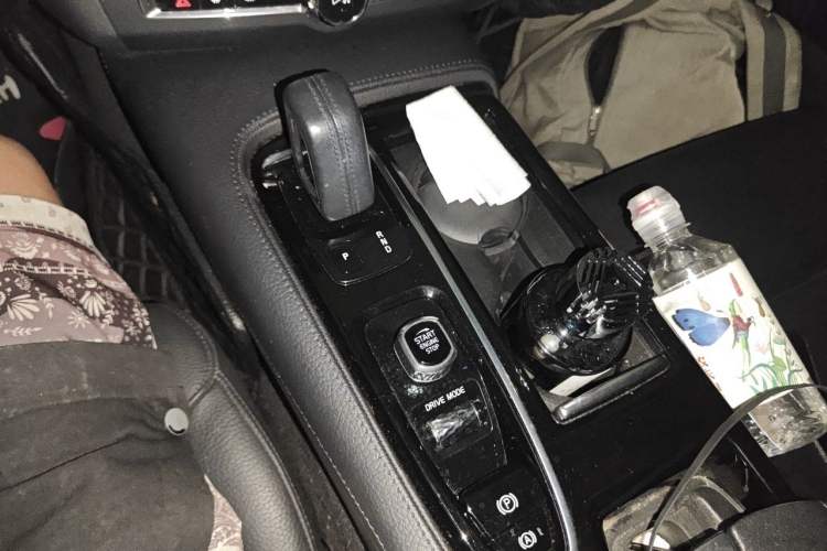 Used Volvo S90 New Energy 2020 T8 e-Drive Hybrid – Zhiyi Luxury Edition Gear Lever