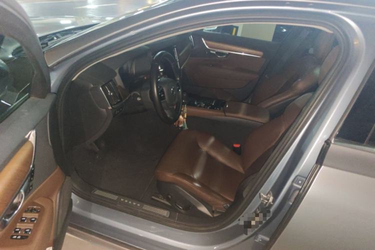 Used Volvo S90 New Energy 2020 T8 e-Drive Hybrid – Zhiyi Luxury Edition Driver Seat
