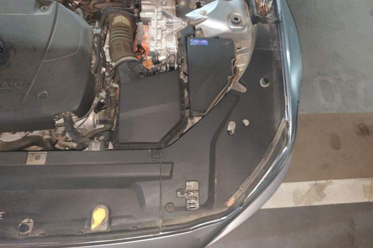 Used Volvo S90 New Energy 2020 T8 e-Drive Hybrid – Zhiyi Luxury Edition Engine Bay Left
