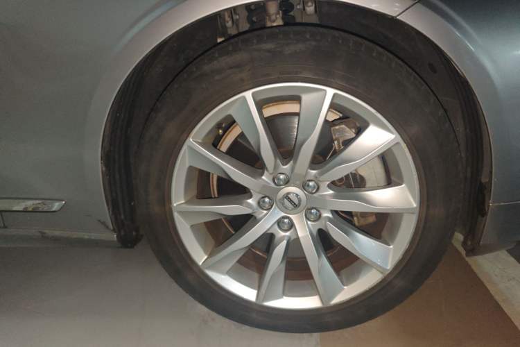Used Volvo S90 New Energy 2020 T8 e-Drive Hybrid – Zhiyi Luxury Edition Right Front Wheel Hub