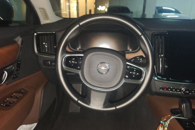 Used Volvo S90 New Energy 2020 T8 e-Drive Hybrid – Zhiyi Luxury Edition Steering Wheel