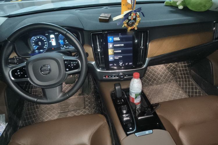 Used Volvo S90 New Energy 2020 T8 e-Drive Hybrid – Zhiyi Luxury Edition Center Console