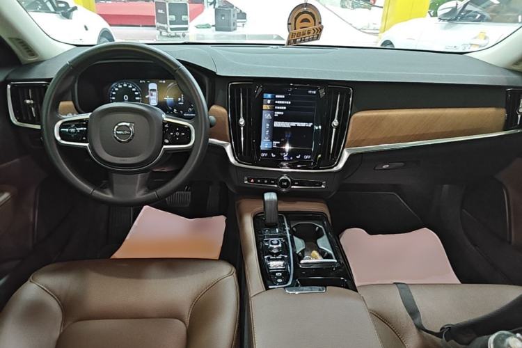 Used Volvo S90 New Energy 2020 T8 e-Drive Hybrid – Zhiyi Luxury Edition Center Console