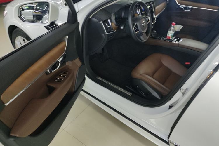 Used Volvo S90 New Energy 2020 T8 e-Drive Hybrid – Zhiyi Luxury Edition Driver Seat