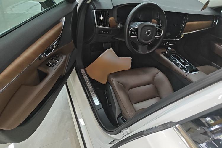Used Volvo S90 New Energy 2020 T8 e-Drive Hybrid – Zhiyi Luxury Edition Driver Seat