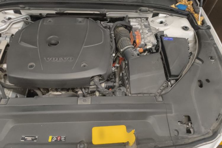 Used Volvo S90 New Energy 2020 T8 e-Drive Hybrid – Zhiyi Luxury Edition Engine Bay