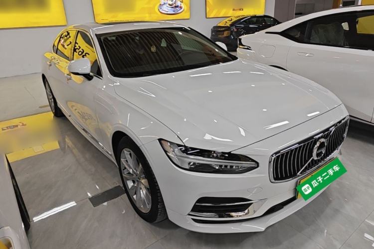 Used Volvo S90 New Energy 2020 T8 e-Drive Hybrid – Zhiyi Luxury Edition Exterior 1