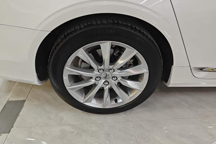 Used Volvo S90 New Energy 2020 T8 e-Drive Hybrid – Zhiyi Luxury Edition Exterior 5