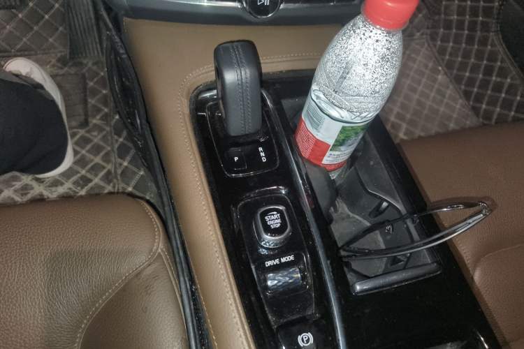 Used Volvo S90 New Energy 2020 T8 e-Drive Hybrid – Zhiyi Luxury Edition Gear Lever