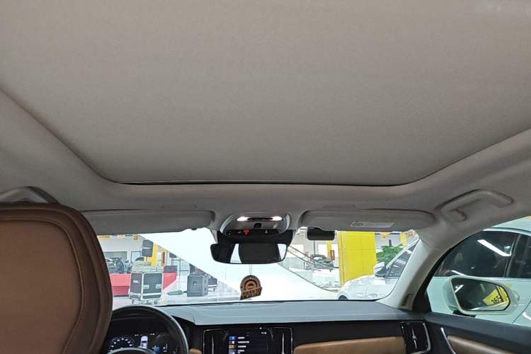 Used Volvo S90 New Energy 2020 T8 e-Drive Hybrid – Zhiyi Luxury Edition Headliner