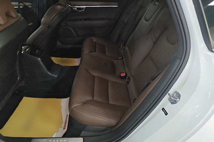 Used Volvo S90 New Energy 2020 T8 e-Drive Hybrid – Zhiyi Luxury Edition Left Rear Seat
