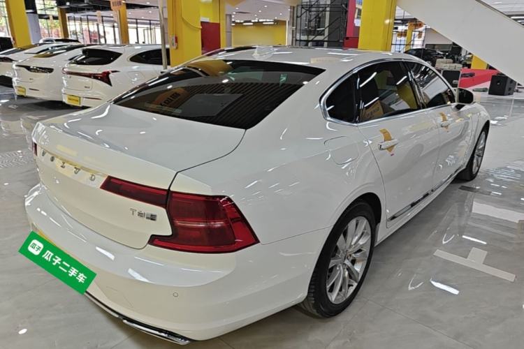 Used Volvo S90 New Energy 2020 T8 e-Drive Hybrid – Zhiyi Luxury Edition Rear Right 45 Deg