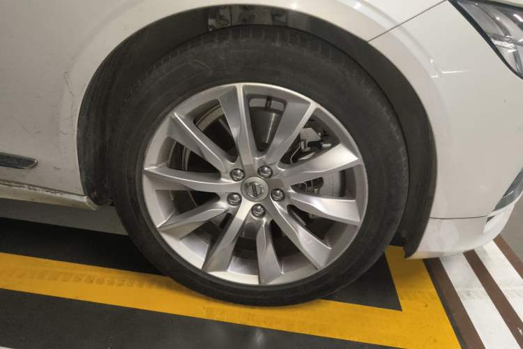 Used Volvo S90 New Energy 2020 T8 e-Drive Hybrid – Zhiyi Luxury Edition Right Front Wheel Hub