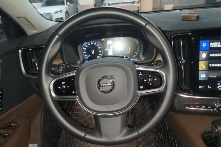 Used Volvo S90 New Energy 2020 T8 e-Drive Hybrid – Zhiyi Luxury Edition Steering Wheel