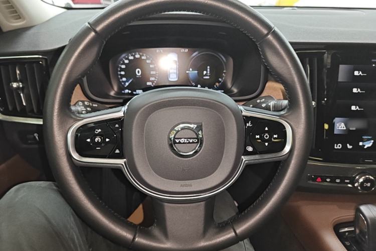 Used Volvo S90 New Energy 2020 T8 e-Drive Hybrid – Zhiyi Luxury Edition Steering Wheel