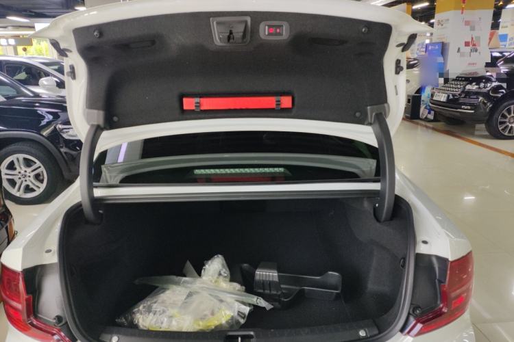 Used Volvo S90 New Energy 2020 T8 e-Drive Hybrid – Zhiyi Luxury Edition Trunk