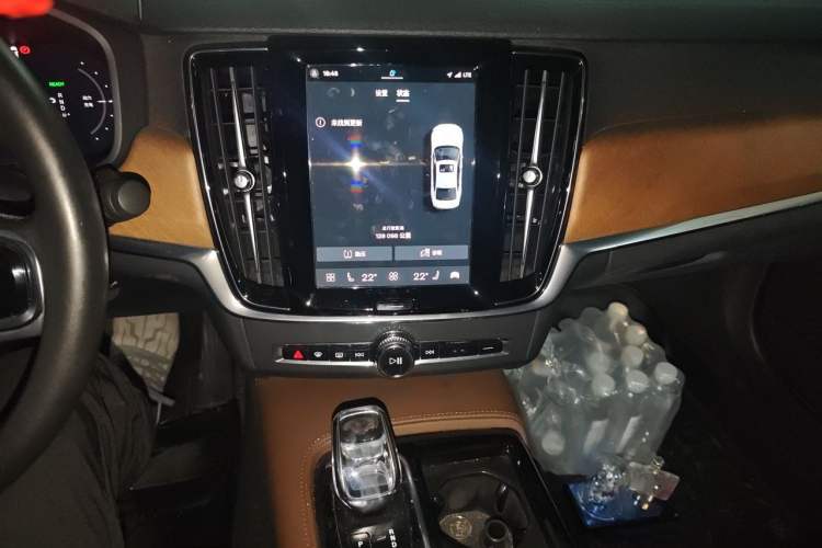 Used Volvo S90 New Energy 2021 T8 e-Drive Hybrid Luxury Edition Audio And AC Panel
