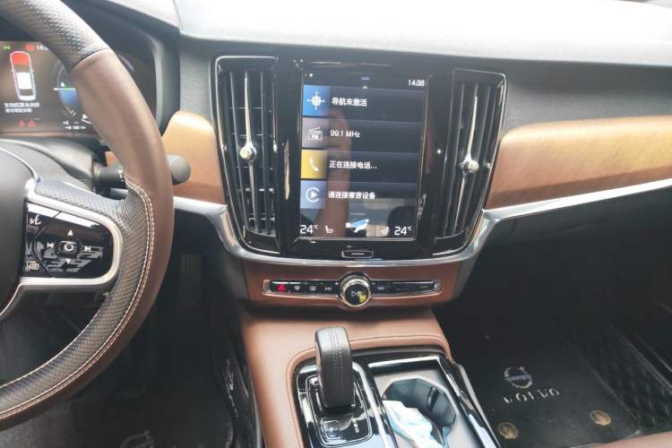 Used Volvo S90 New Energy 2021 T8 eDrive Hybrid Zhiyi Luxury Edition Audio And AC Panel