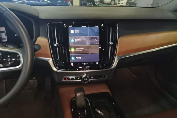 Used Volvo S90 New Energy 2021 T8 eDrive Hybrid Zhiyi Luxury Edition Audio And AC Panel