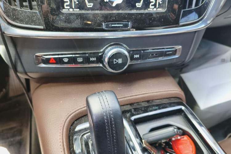 Used Volvo S90 New Energy 2021 T8 eDrive Hybrid Zhiyi Luxury Edition Audio And AC Panel