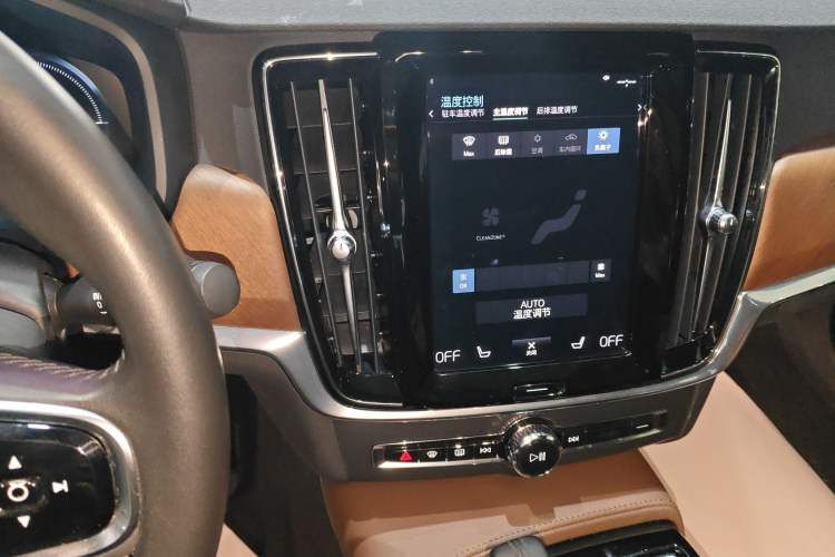 Used Volvo S90 New Energy 2021 T8 eDrive Hybrid Zhiyi Luxury Edition Audio And AC Panel