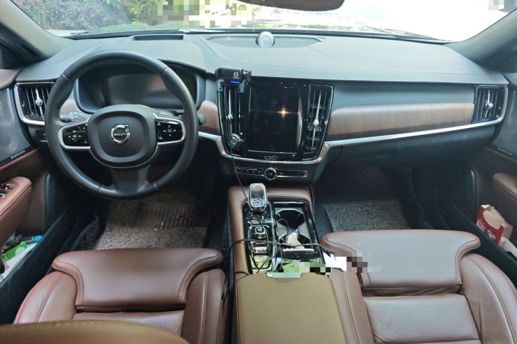Used Volvo S90 New Energy 2021 T8 e-Drive Hybrid Luxury Edition Center Console