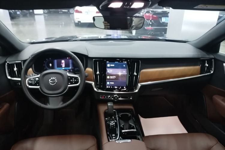 Used Volvo S90 New Energy 2021 T8 eDrive Hybrid Zhiyi Luxury Edition Center Console