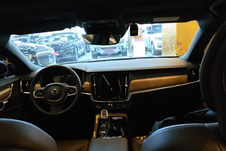 Used Volvo S90 New Energy 2021 T8 eDrive Hybrid Zhiyi Luxury Edition Center Console