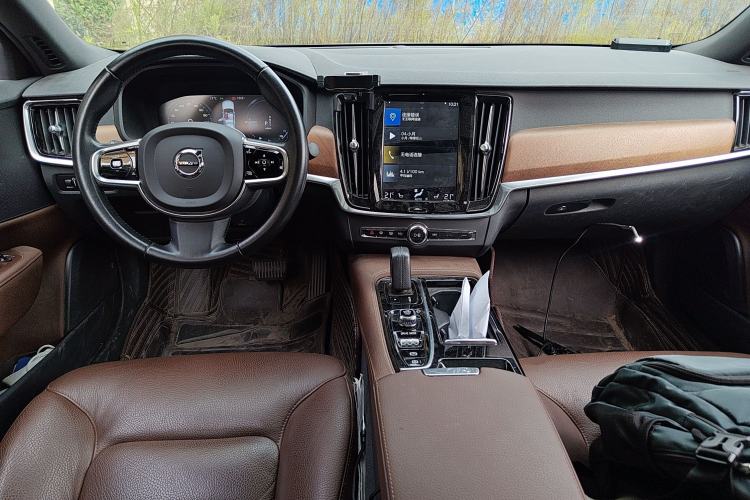Used Volvo S90 New Energy 2021 T8 eDrive Hybrid Zhiyi Luxury Edition Center Console