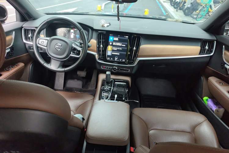 Used Volvo S90 New Energy 2021 T8 eDrive Hybrid Zhiyi Luxury Edition Center Console