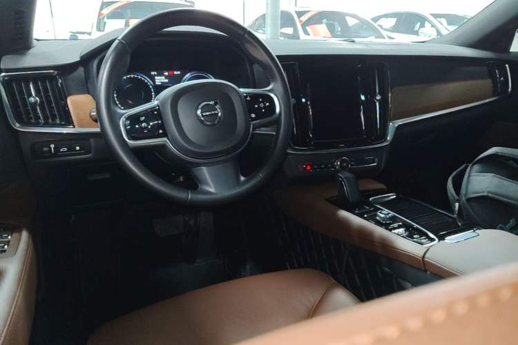 Used Volvo S90 New Energy 2021 T8 eDrive Hybrid Zhiyi Luxury Edition Center Console