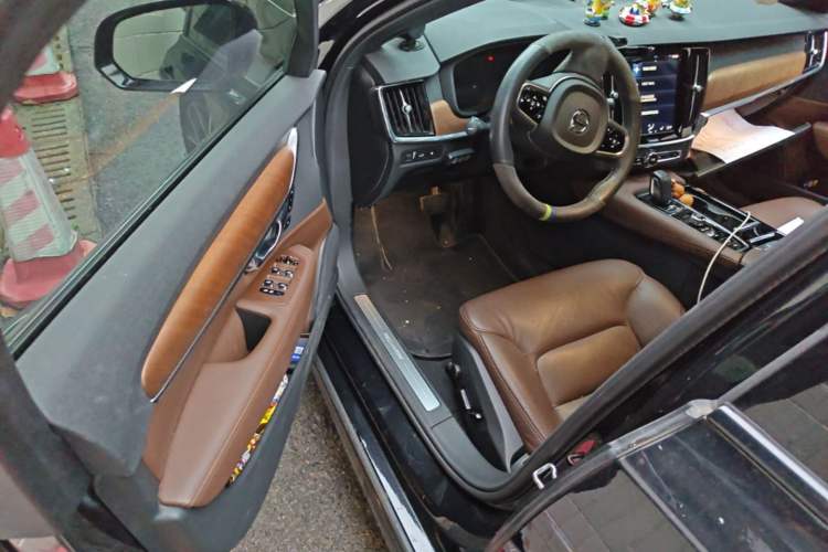Used Volvo S90 New Energy 2021 T8 eDrive Hybrid Zhiyi Luxury Edition Driver Seat