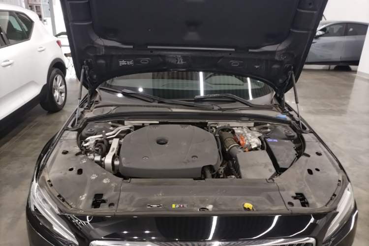 Used Volvo S90 New Energy 2021 T8 eDrive Hybrid Zhiyi Luxury Edition Engine Bay