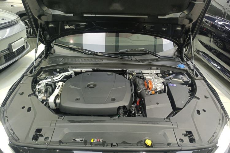 Used Volvo S90 New Energy 2021 T8 eDrive Hybrid Zhiyi Luxury Edition Engine Bay